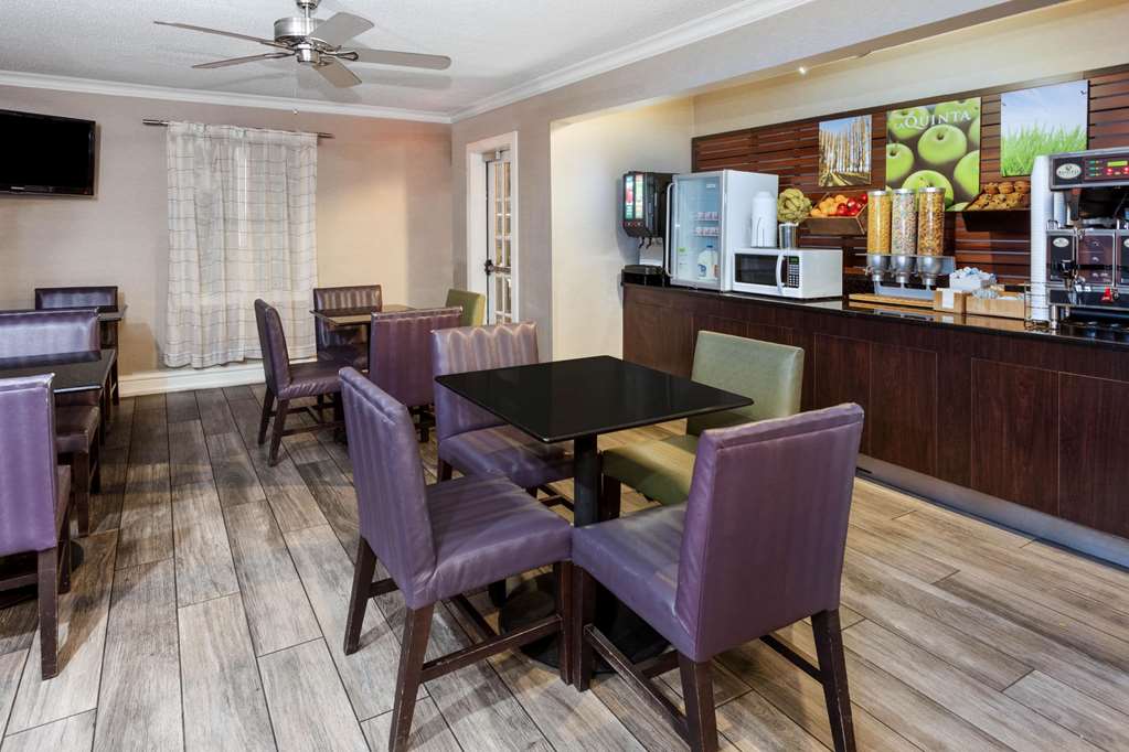 La Quinta Inn by Wyndham Laredo I 35 - photo 57