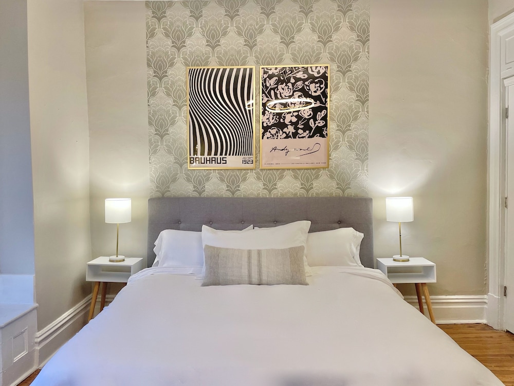 The Warhola Bloomfield - photo 4