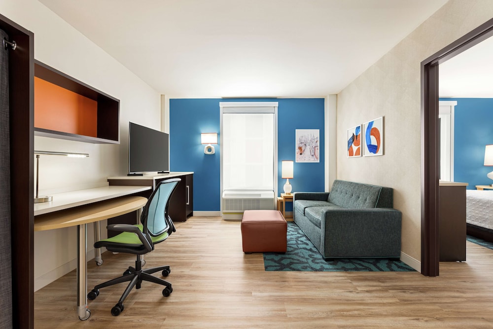 Home2 Suites by Hilton NY Long Island City Manhattan View - photo 13