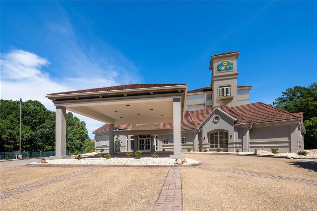 La Quinta Inn & Suites by Wyndham Raleigh Cary - photo 3