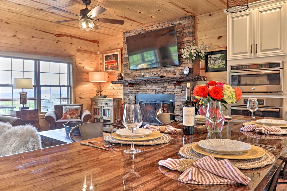 Woodsy Retreat with Fire Pit And Resort Amenities - photo 19