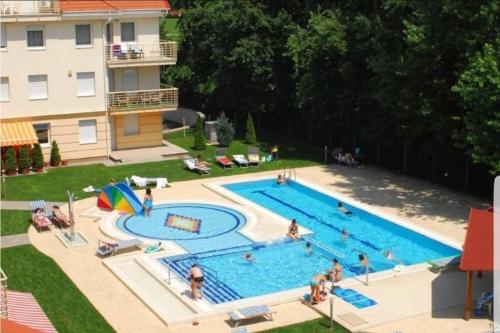 Paris Lux. — 4-Star Luxury Hotel in Hajduszoboszlo, Hungary