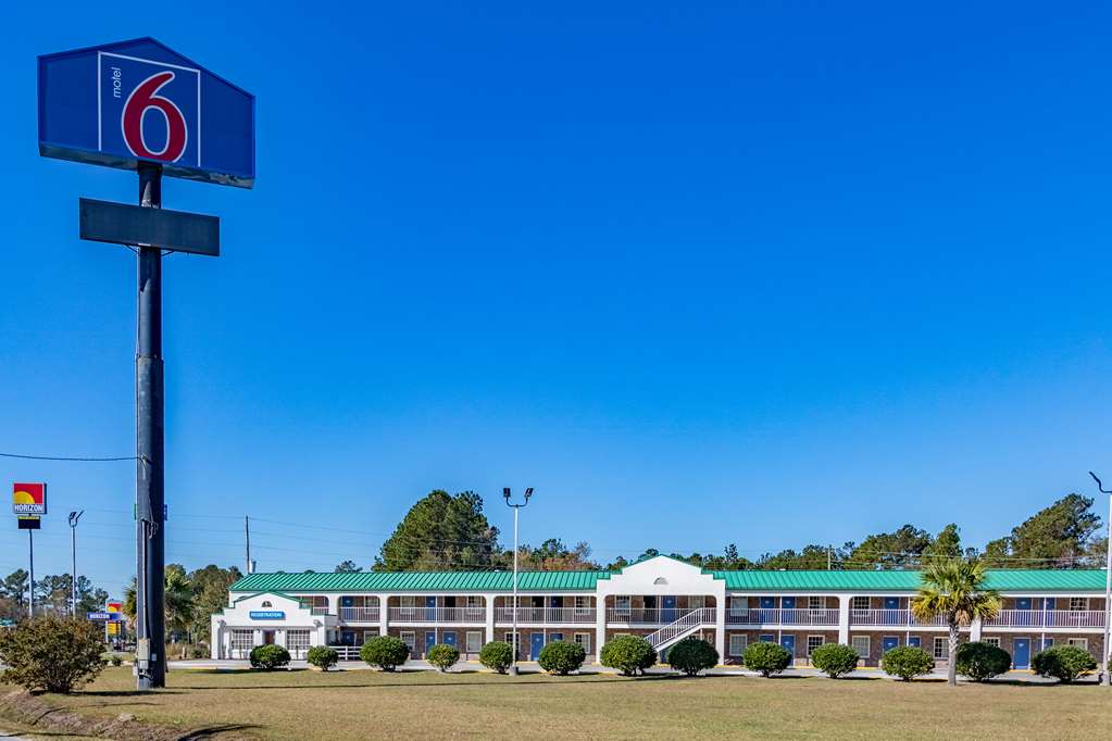 Motel 6 Walterboro SC - featured photo