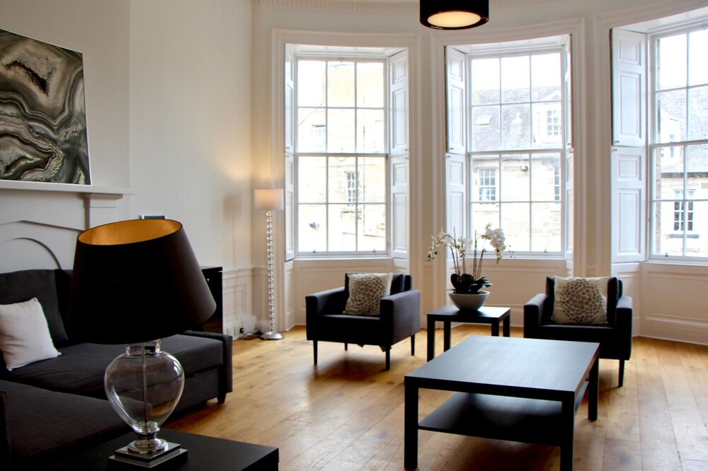 Castle View Apartments — 4-Star Luxury Hotel in Edinburgh, United Kingdom