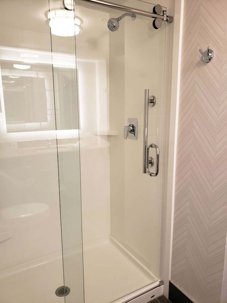 Hampton Inn Johnstown - photo 19