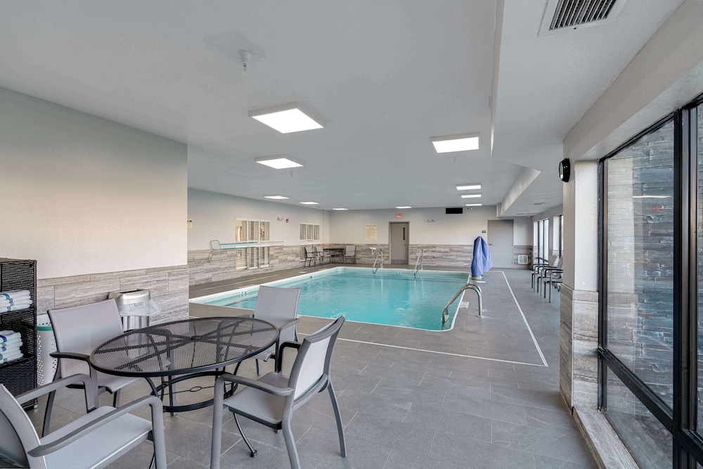 Hampton Inn Bloomington West - photo 30