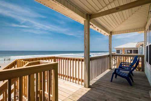 Absolute Beach by Oak Island Accommodations - photo 34