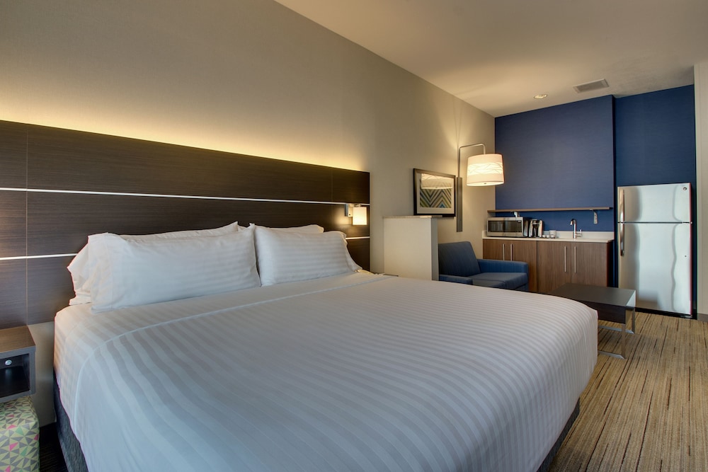 Holiday Inn Express & Suites Morris by IHG - photo 22