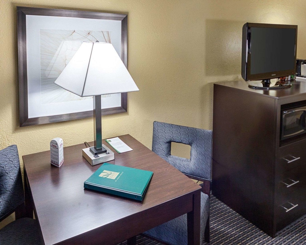 Quality Inn Montpelier - photo 8