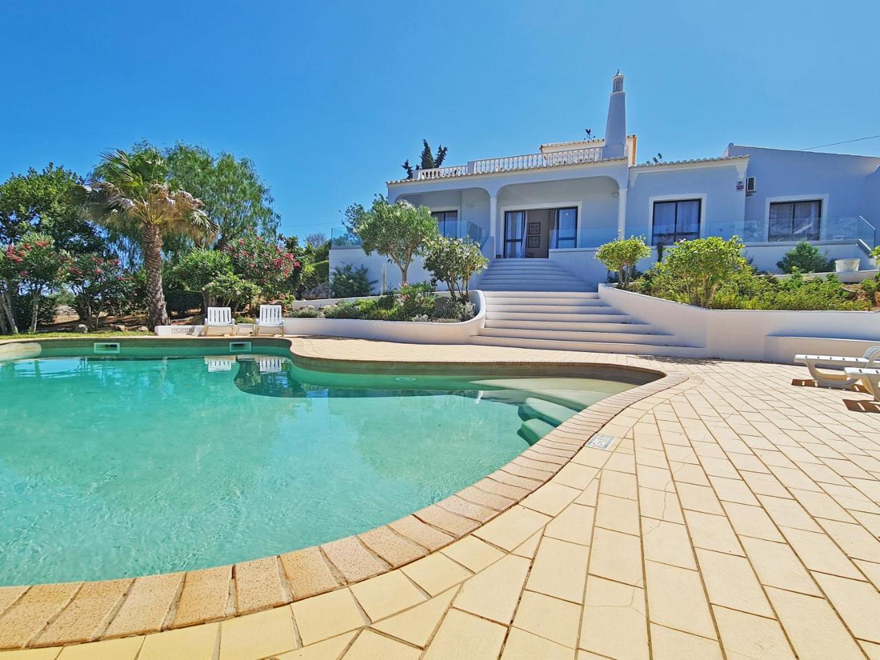 Casa Vitória with private pool — 4-Star Luxury Hotel in Pera, Portugal