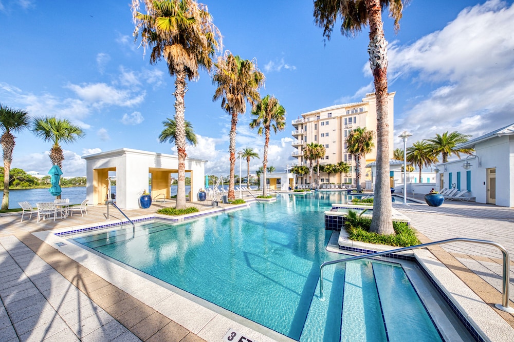 Carillon Beach Inn - photo 20