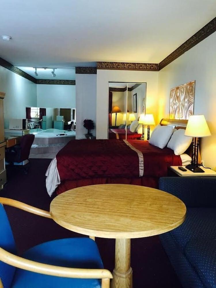 Downtown SuperInn - photo 6