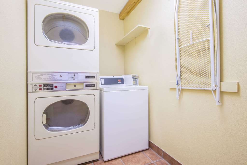 Super 8 by Wyndham Portales - photo 13