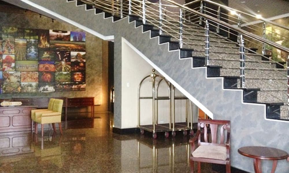Crown Legacy Hotel — Baguio — photo 2