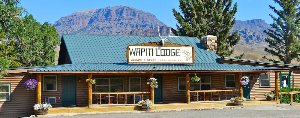 The Historic Wapiti Lodge - featured photo