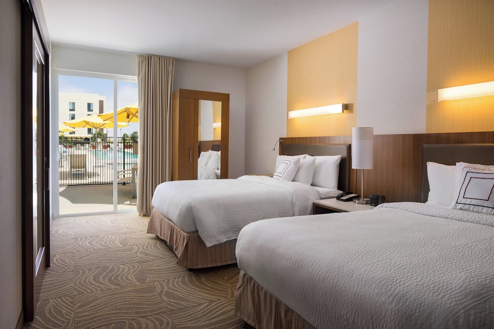 SpringHill Suites Los Angeles Burbank Downtown - photo 26