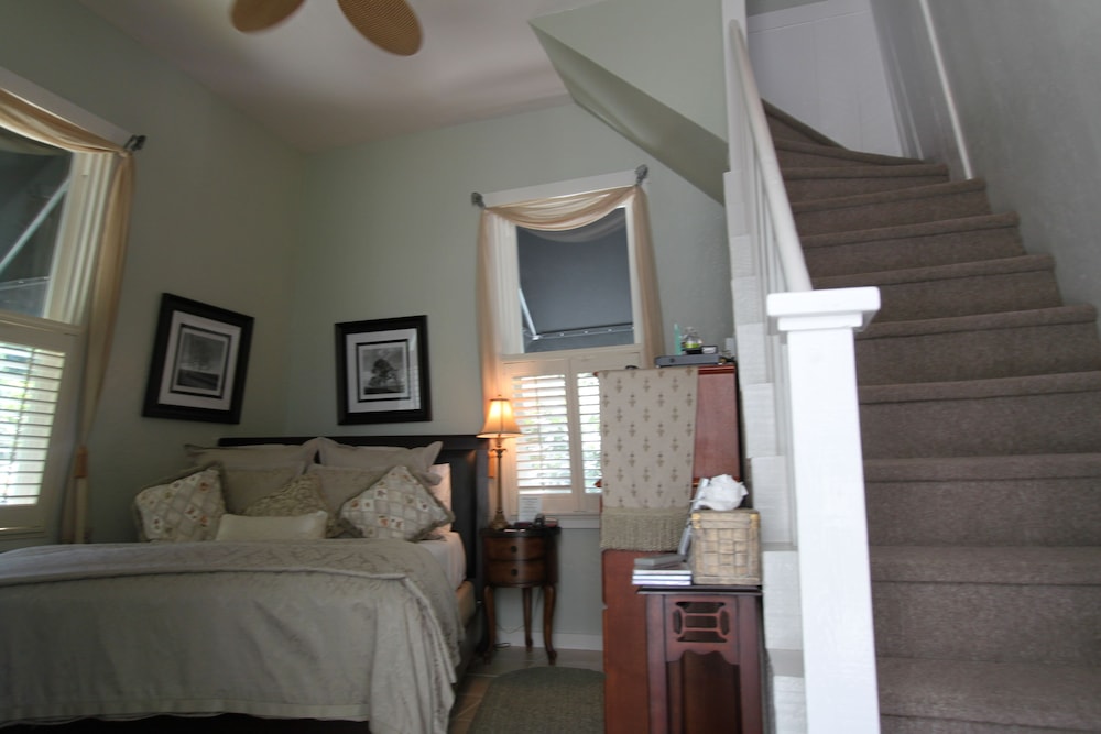 Honor Mansion — Healdsburg — photo 3