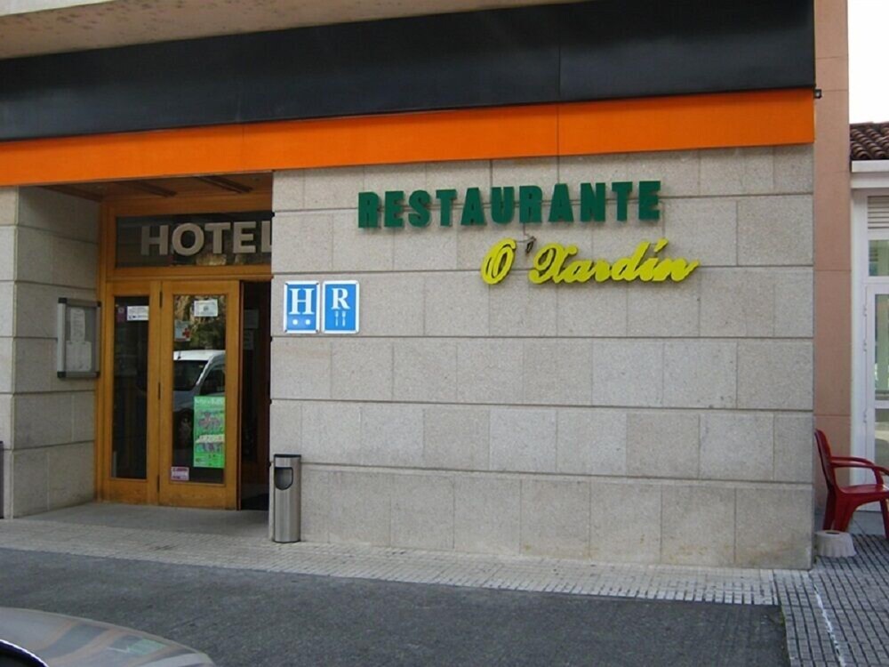 Hotel O Xardín — hotel in O Carballino