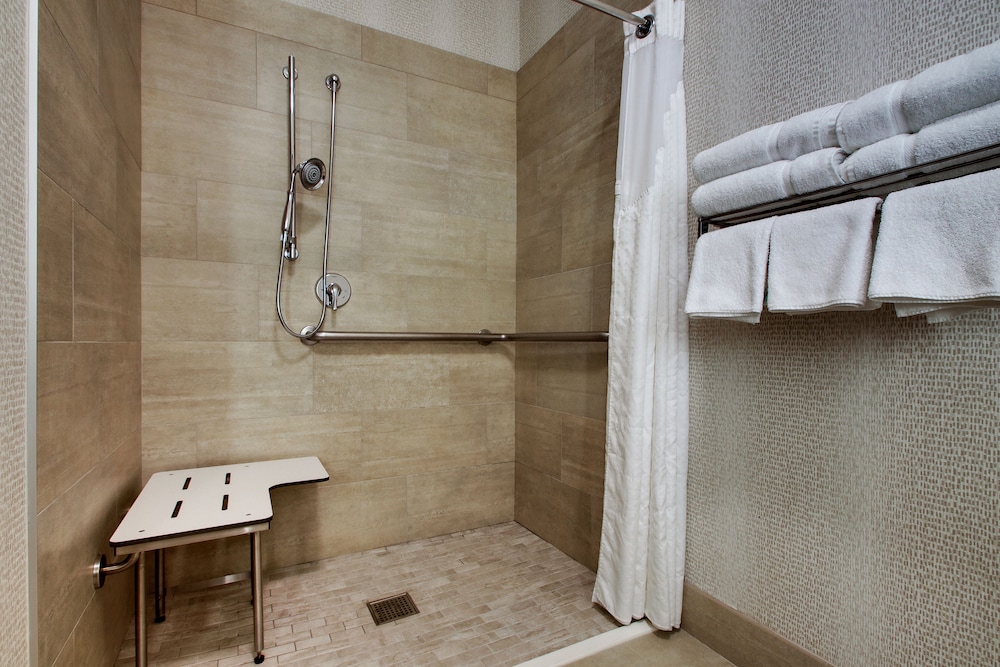 Holiday Inn Express Hotel & Suites Vernon College Area by IHG - photo 19