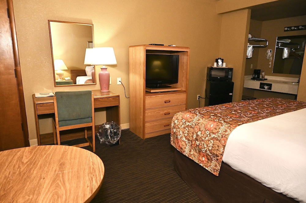 Fortune Inn And Suites Newport - photo 44