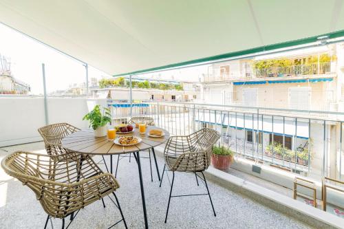 HoneyBee Apartment — 4-Star Luxury Hotel in Athens, Greece