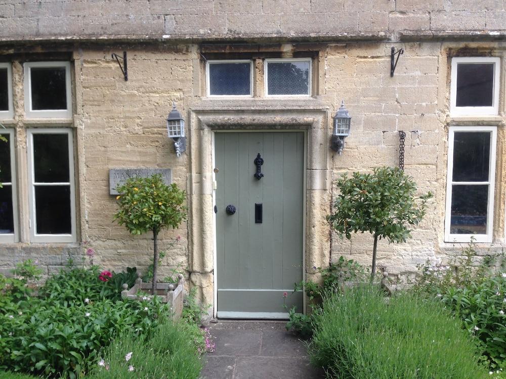 Manor Farm House — 4-Star Luxury Hotel in Bath, United Kingdom