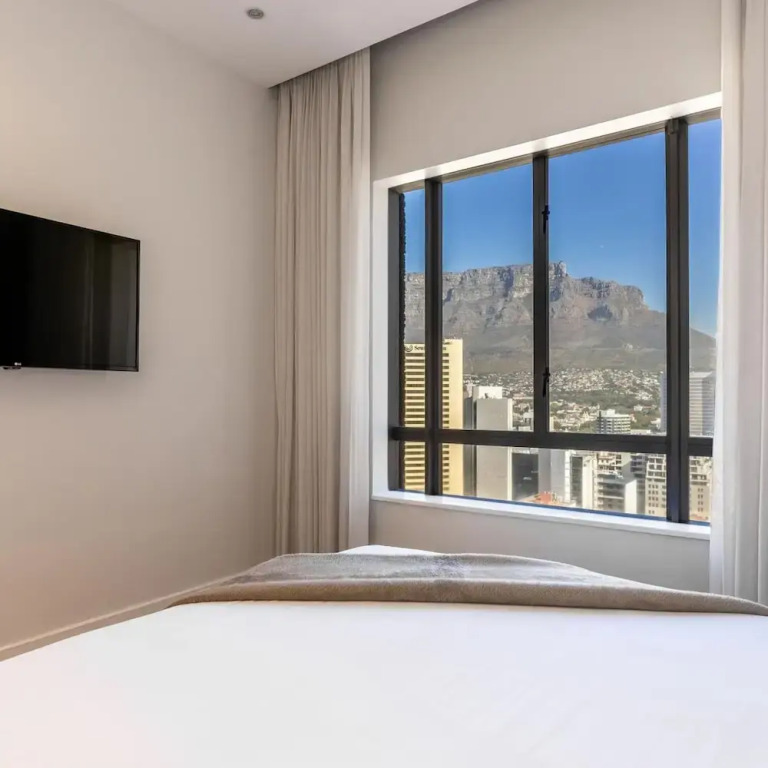 Skyline Apartment 2112 In the heart of Cape Town