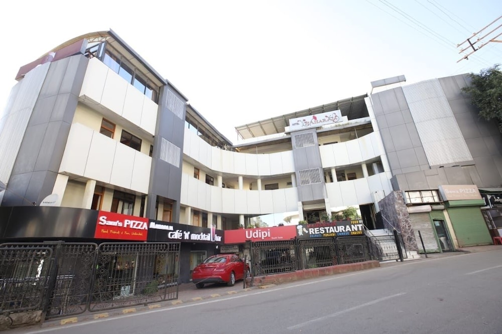 Hotel maharaja international in Abu Road, India