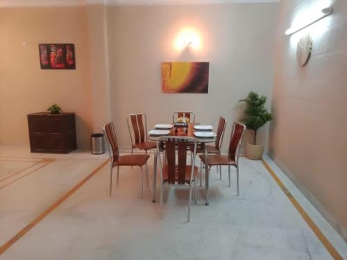 Pamposh Guest House Gurgaon
