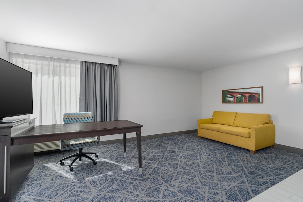 Hampton Inn Pawtucket - photo 10