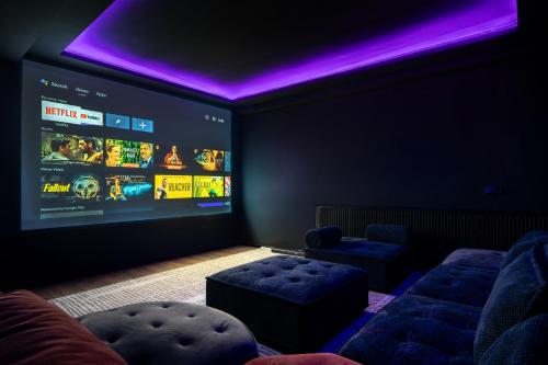 Niabi Apartments with Cinema and Billiards