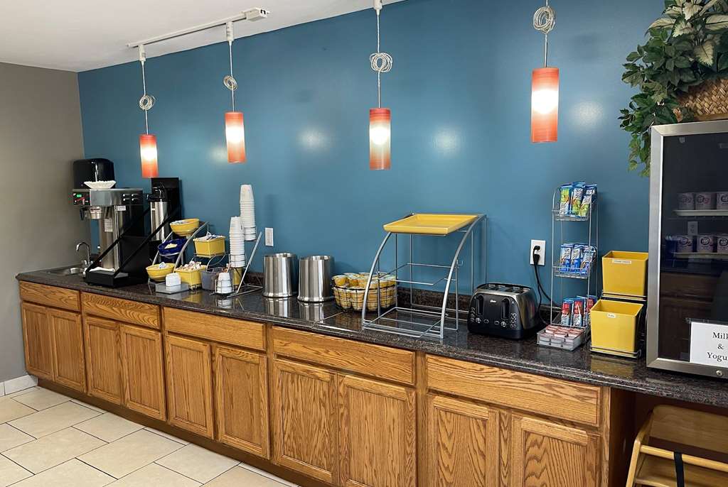 Days Inn by Wyndham Imlay City - photo 6