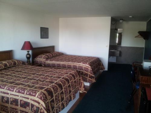 Interstate Inn - photo 9