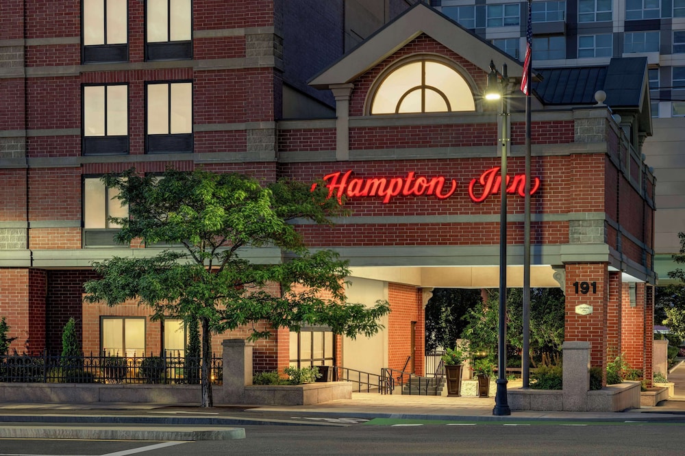 Hampton Inn by Hilton Boston Cambridge - photo 27