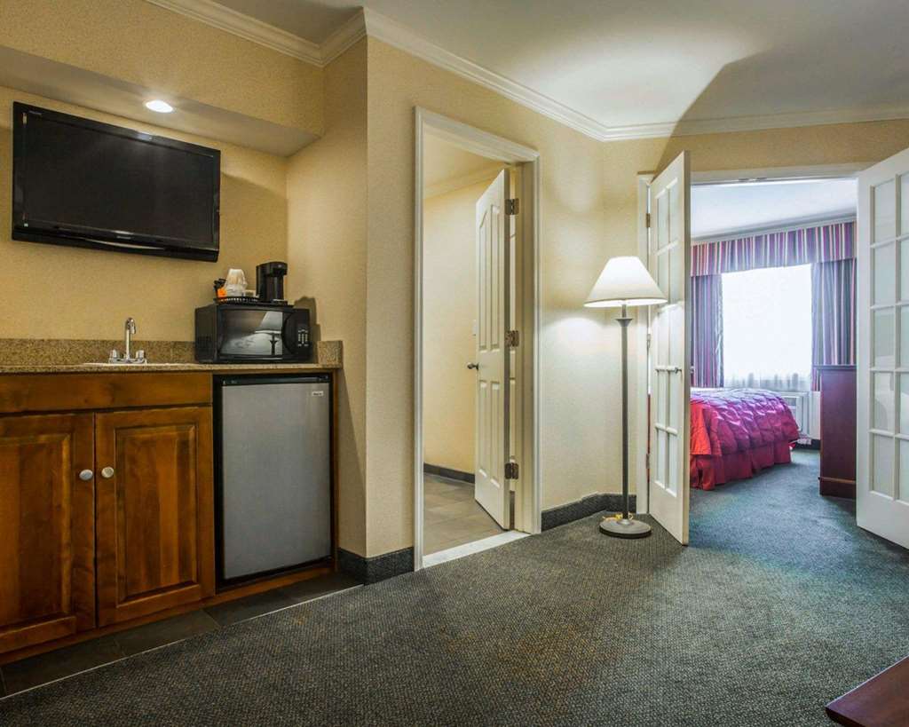 Clarion Inn & Suites at the Outlets of Lake George - photo 11