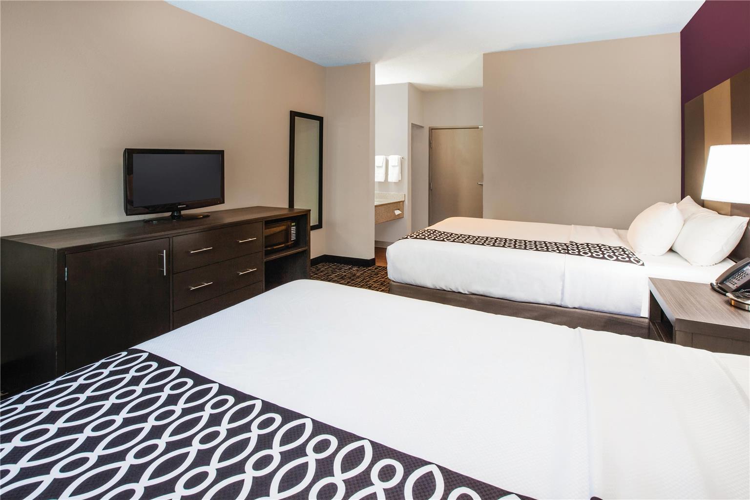 La Quinta Inn by Wyndham Indianapolis North at Pyramids - photo 12