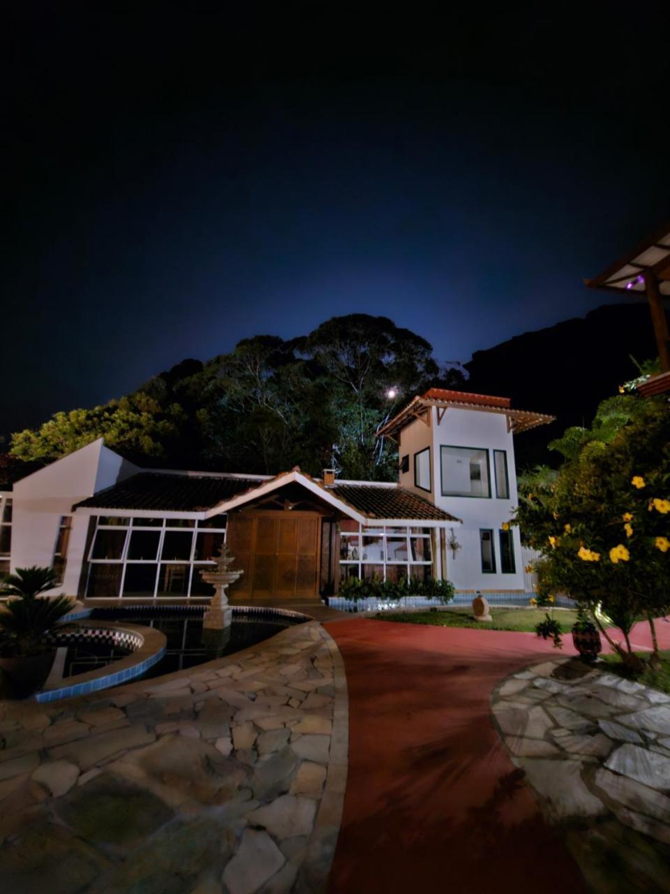 Hospedaria Flor Do Trovao — 4-Star Luxury Hotel in Ouro Preto, Brasil