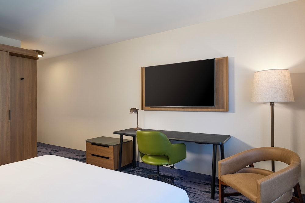Fairfield By Marriott Inn & Suites Cincinnati Oakley - photo 9