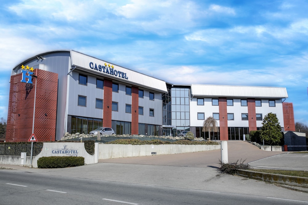 Casta Hotel - carbon neutral hotel in Castagnito