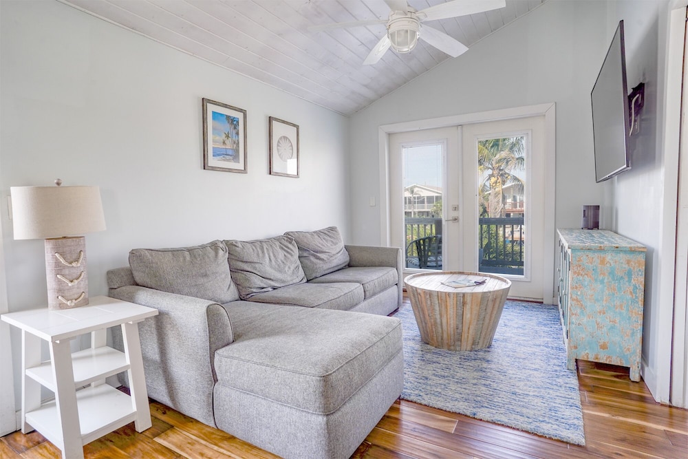 Lighthouse Resort Inn & Suites - photo 36