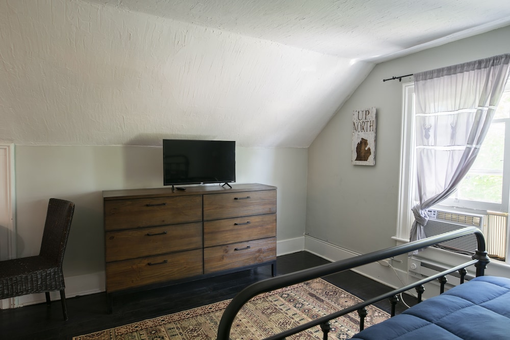 Charlevoix House - photo 31