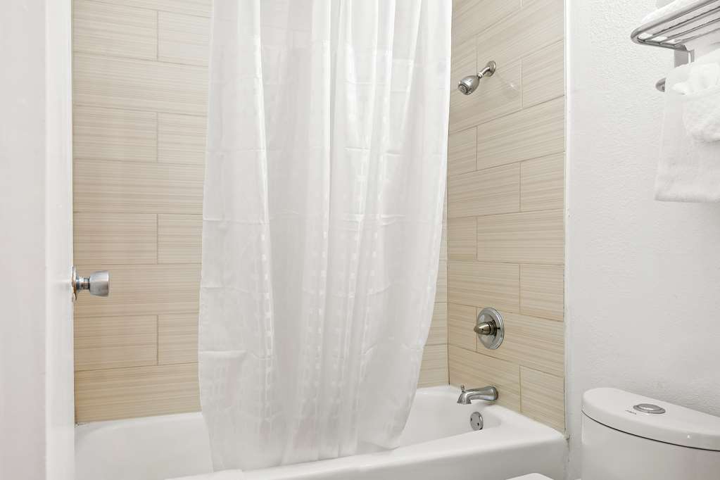 Signature Inn Danville - photo 24