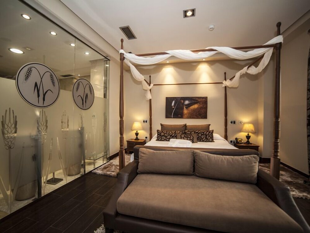 Hotel Boutique Los Almirantes — 4-Star Luxury Hotel in Medina De Rioseco, Spain