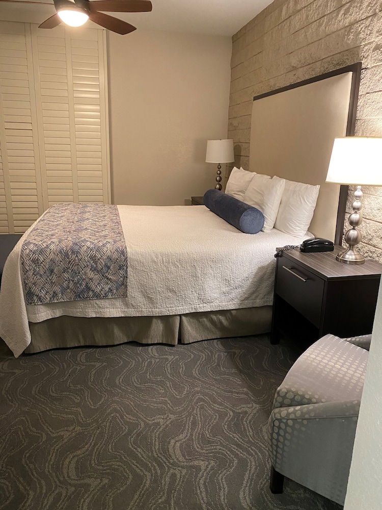 GetAways at Palm Springs Tennis Club - photo 10