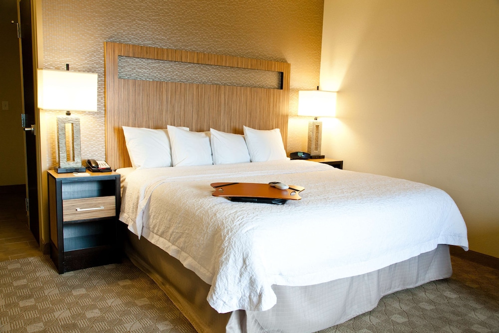 Hampton Inn & Suites Salinas - photo 5