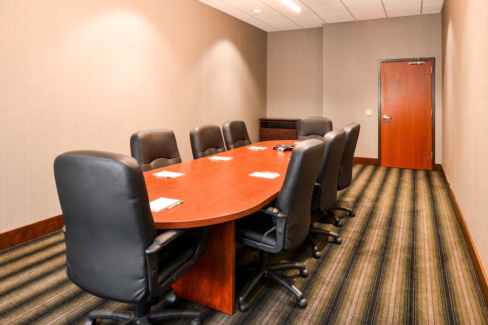 Holiday Inn Poplar Bluff by IHG - photo 52