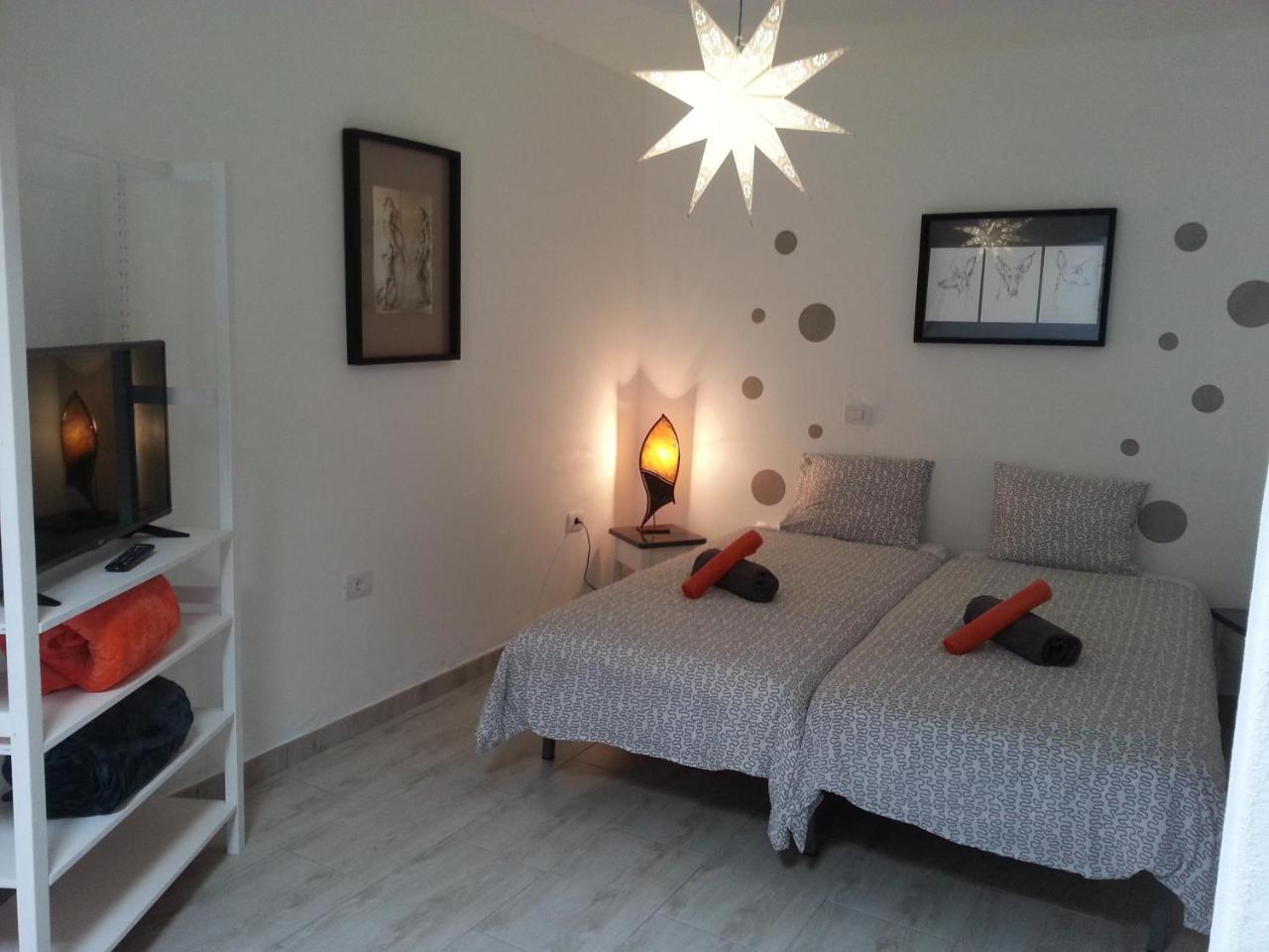 Estudio la Santa in Tinajo, Spain