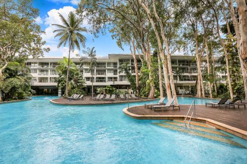 Hotel Drift 4204 Beachfront Accomodation in Palm Cove, Australia