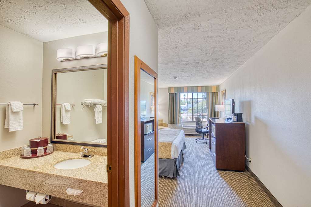 Best Western Green Valley Inn - photo 18