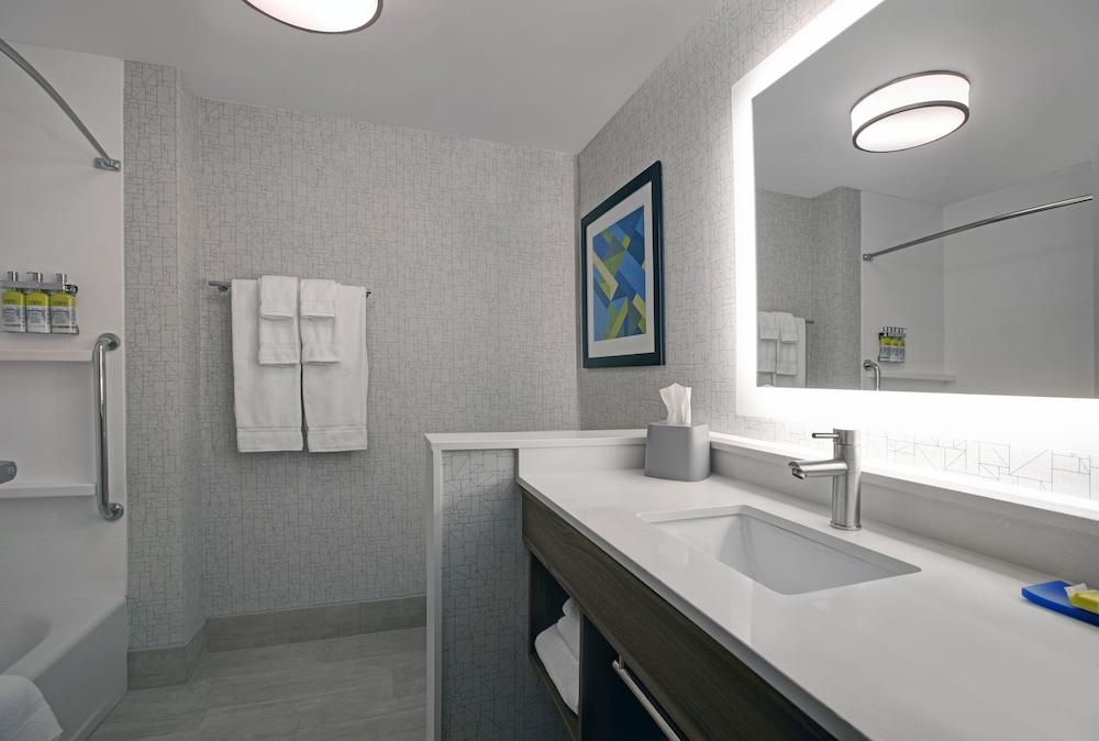 Holiday Inn Express Milwaukee Downtown by IHG - photo 20